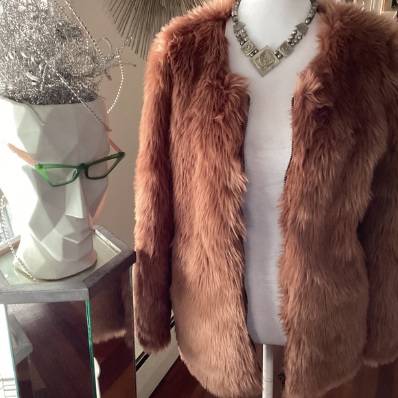NWT forever 21 faux fur jacket BRONZE. FLUFFY MEDIUM. - Picture 14 of 14